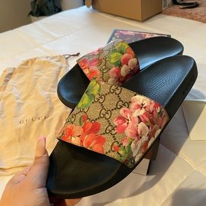 Gucci slides bloom
